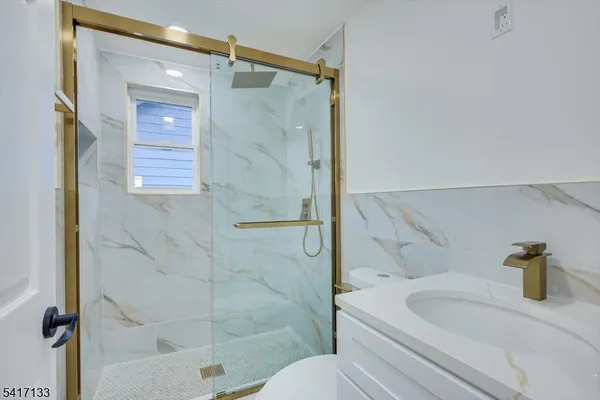 $625,000 | 418 East 5th Avenue, Roselle, NJ 07203