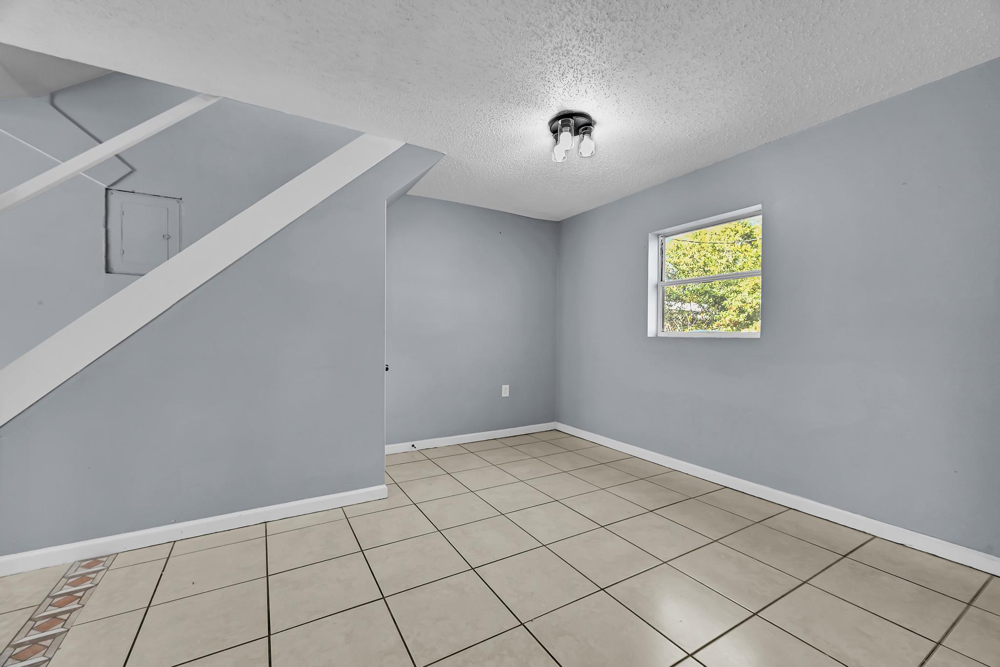 3876 Devine Road Fort Pierce, FL 34981 - Photo 4 of 17 Z63_0656