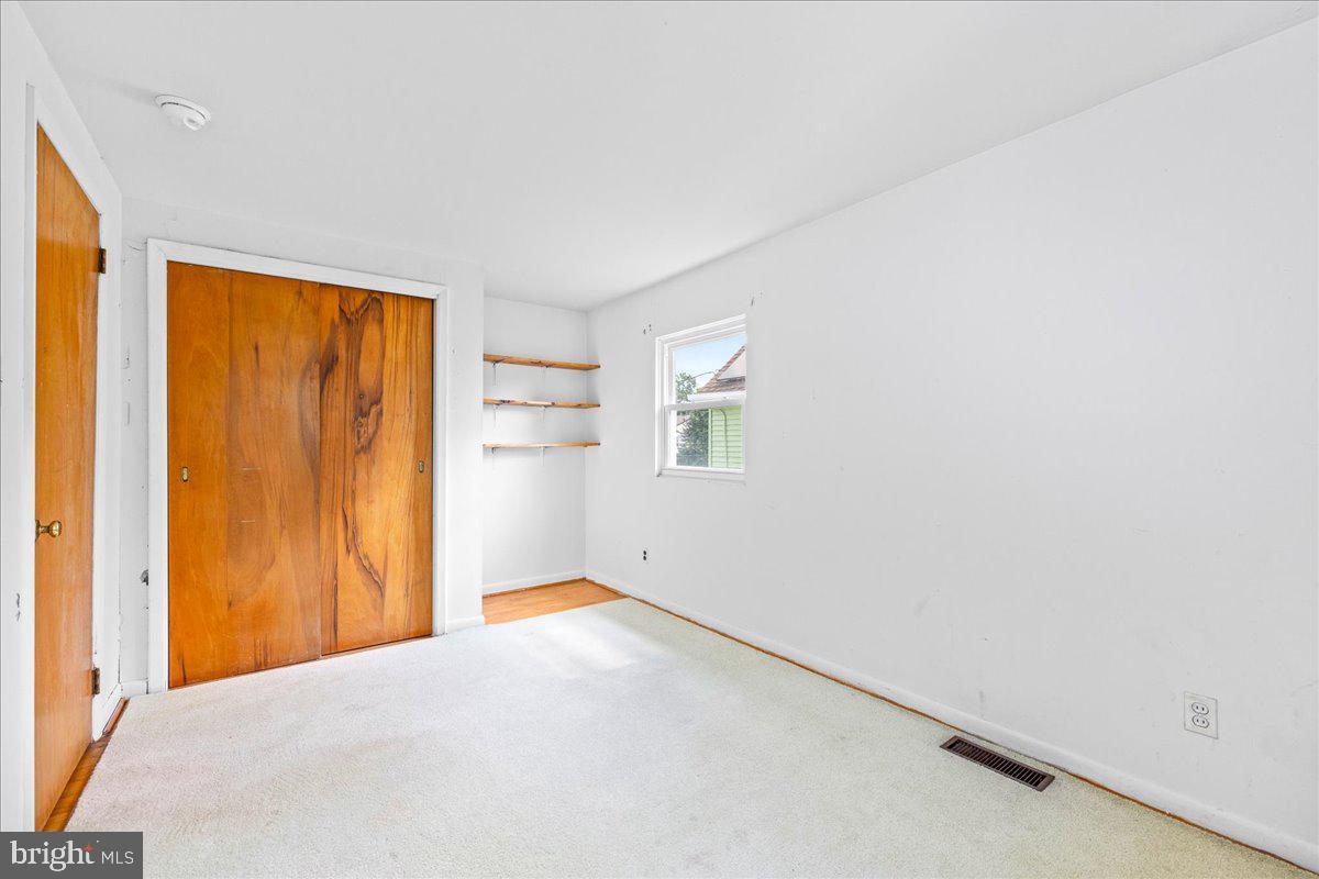 404 Franklin Road Glassboro, NJ 08028 - Photo 13 of 24 an empty room with windows