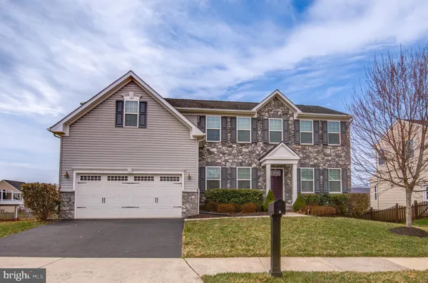 $784,000 | 9 Fox Meadow Drive, Lovettsville, VA 20180