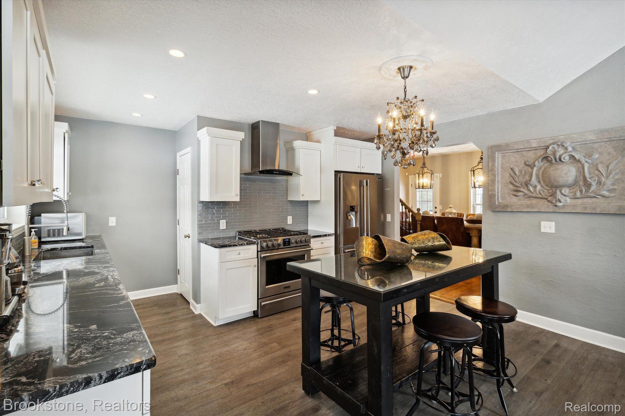 4312 North Irish Road Davison, MI 48423 - Photo 24 of 95 Spacious granite counters & walk-in pantry