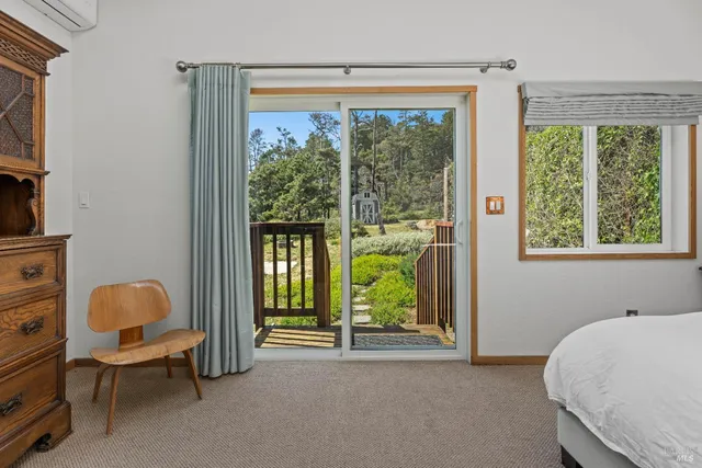 $1,450,000 | 33500 Highway 1, Gualala, CA 95445