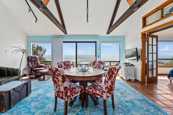 $1,450,000 | 33500 Highway 1, Gualala, CA 95445