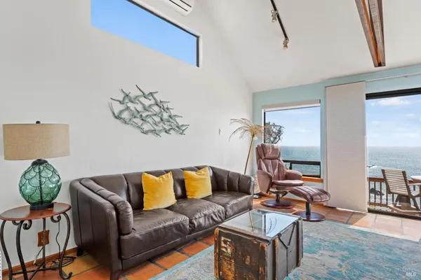 $1,450,000 | 33500 Highway 1, Gualala, CA 95445