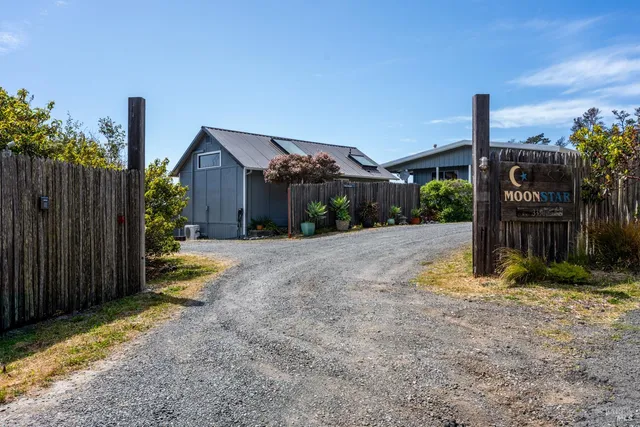 $1,450,000 | 33500 Highway 1, Gualala, CA 95445