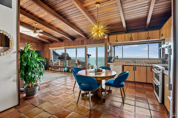 $1,450,000 | 33500 Highway 1, Gualala, CA 95445