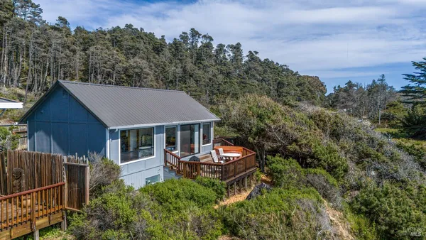 $1,450,000 | 33500 Highway 1, Gualala, CA 95445