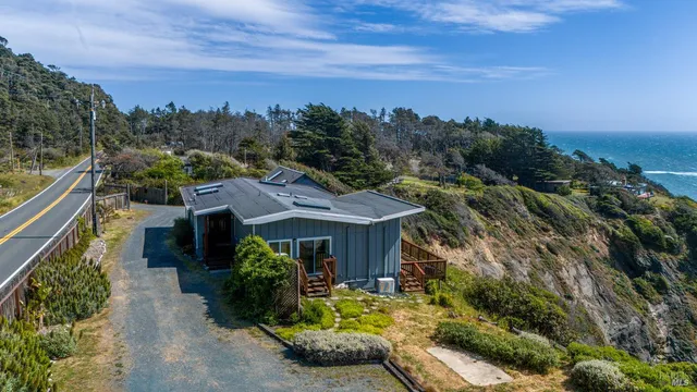 $1,450,000 | 33500 Highway 1, Gualala, CA 95445