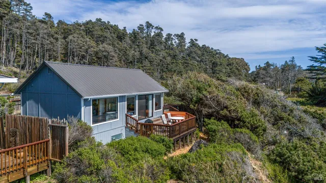 $1,450,000 | 33500 Highway 1, Gualala, CA 95445