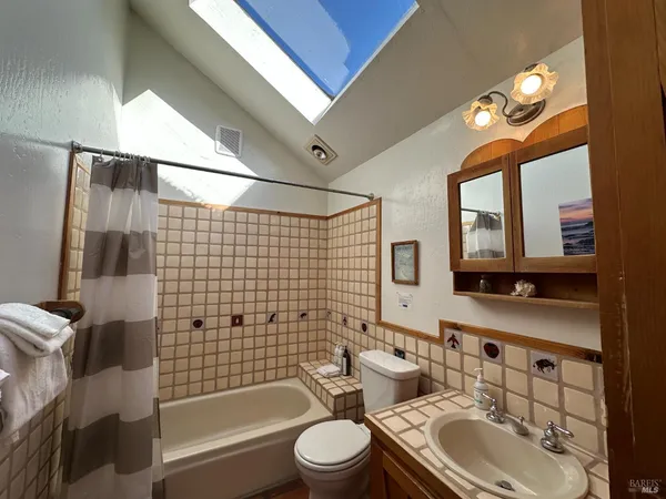 $1,450,000 | 33500 Highway 1, Gualala, CA 95445