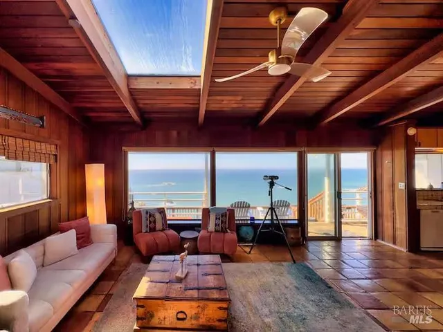 $1,450,000 | 33500 Highway 1, Gualala, CA 95445