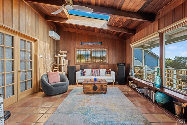 $1,450,000 | 33500 Highway 1, Gualala, CA 95445