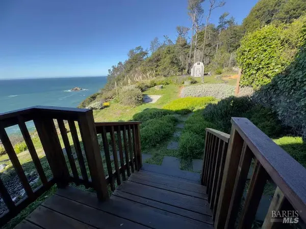 $1,450,000 | 33500 Highway 1, Gualala, CA 95445