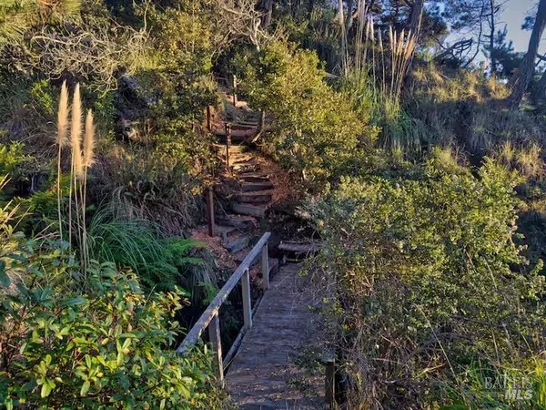 $1,450,000 | 33500 Highway 1, Gualala, CA 95445