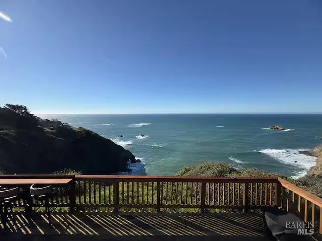 $1,450,000 | 33500 Highway 1, Gualala, CA 95445