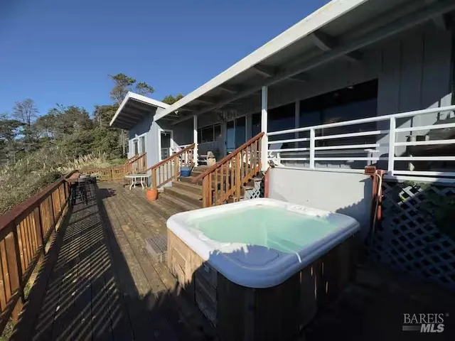 $1,450,000 | 33500 Highway 1, Gualala, CA 95445