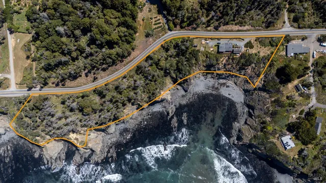 $1,450,000 | 33500 Highway 1, Gualala, CA 95445