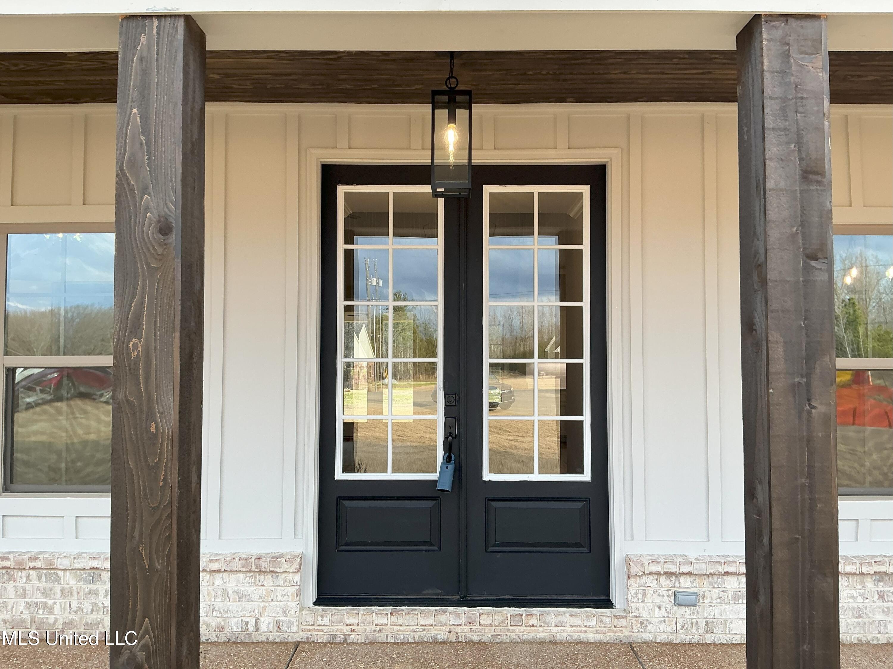 9069 Bennett Trail Hernando, MS 38632 - Photo 2 of 24 Front Ext Door