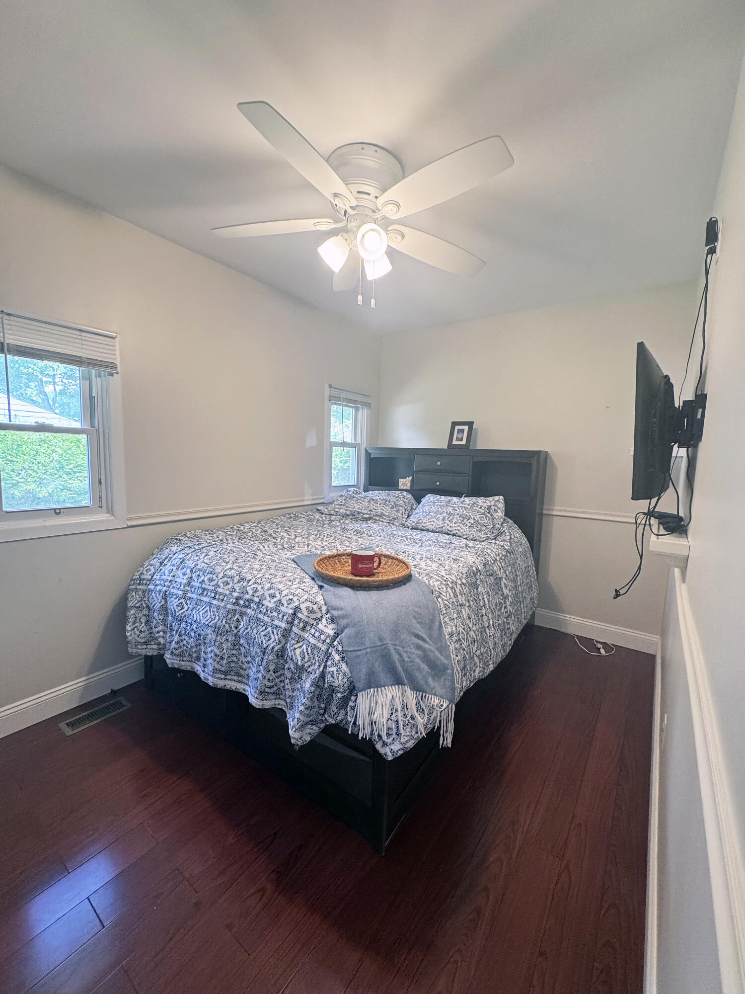 7359 Maple Road Lexington, MI 48450 - Photo 23 of 42 IMG_0247 7359 Maple - Bedroom 1