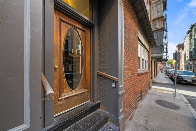 $3,400 | 84 Prince Street, Unit 5B, Boston, MA 02113
