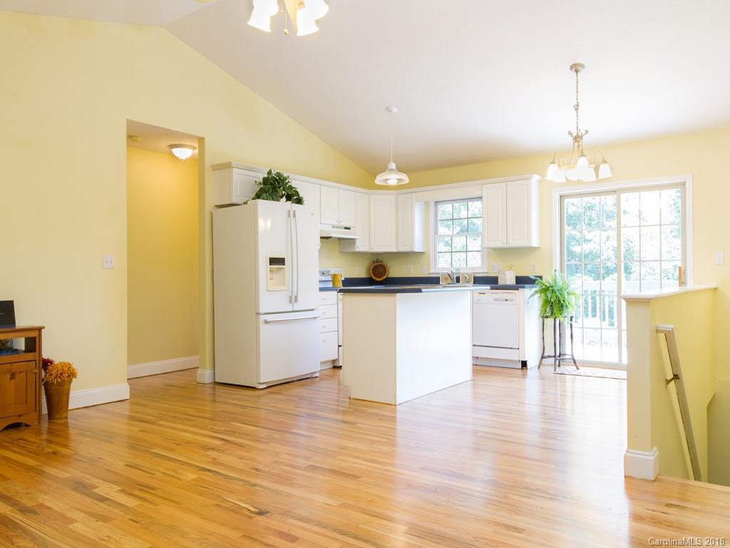 29 Flat Top Mountain Road Fairview, NC 28730 - Photo 5 of 28 Gallery Image 5