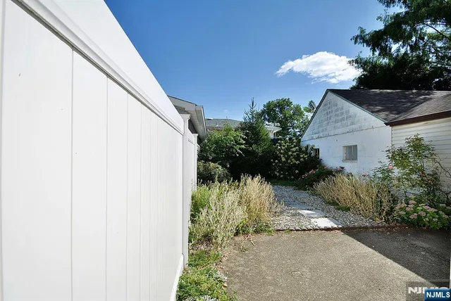 $449,000 | 25-10 Berdan Avenue, Fair Lawn, NJ 07410