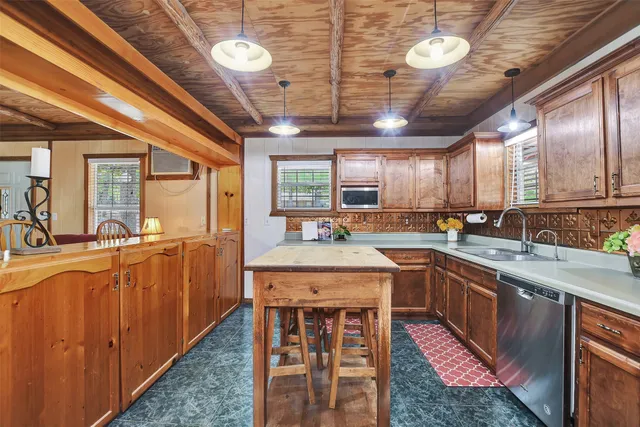 $234,999 | 1965 Dead End Lane, Ledbetter, TX 78946