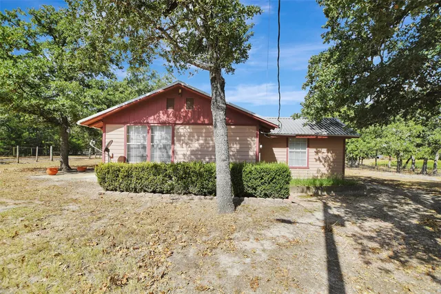$234,999 | 1965 Dead End Lane, Ledbetter, TX 78946