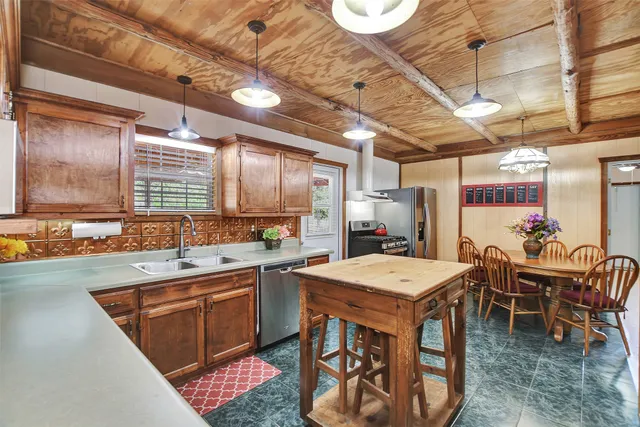 $234,999 | 1965 Dead End Lane, Ledbetter, TX 78946