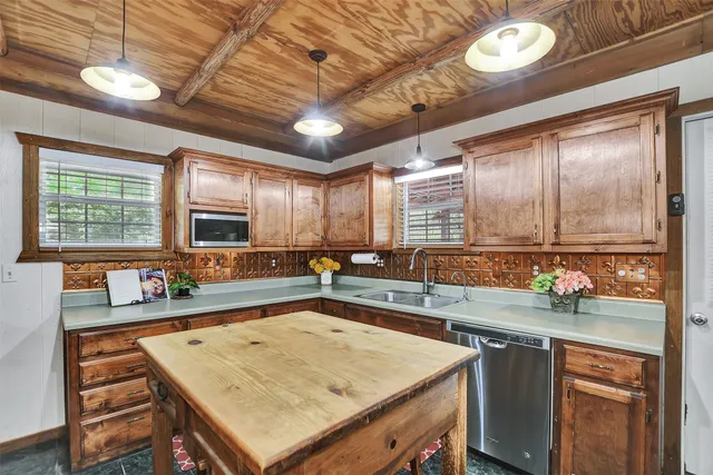 $234,999 | 1965 Dead End Lane, Ledbetter, TX 78946