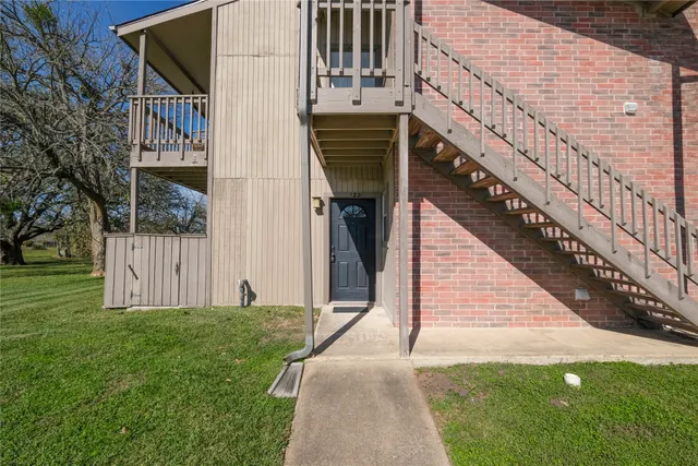 $80,000 | 418 Garland Drive, Unit 122, Lake Jackson, TX 77566