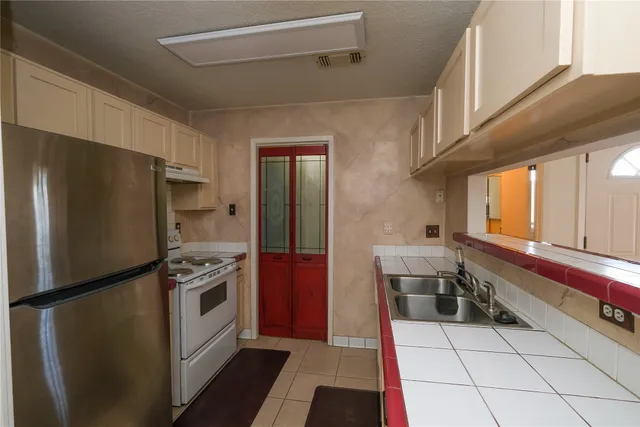 $80,000 | 418 Garland Drive, Unit 122, Lake Jackson, TX 77566