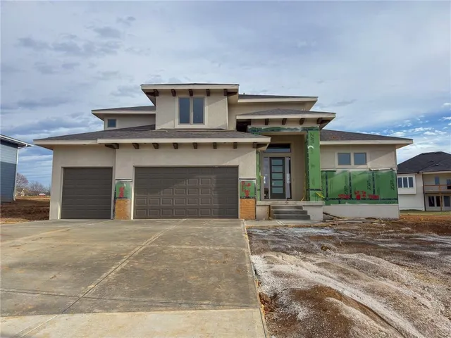 $914,482 | 22017 West 99th Terrace, Lenexa, KS 66220