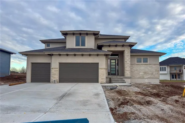 $914,482 | 22017 West 99th Terrace, Lenexa, KS 66220