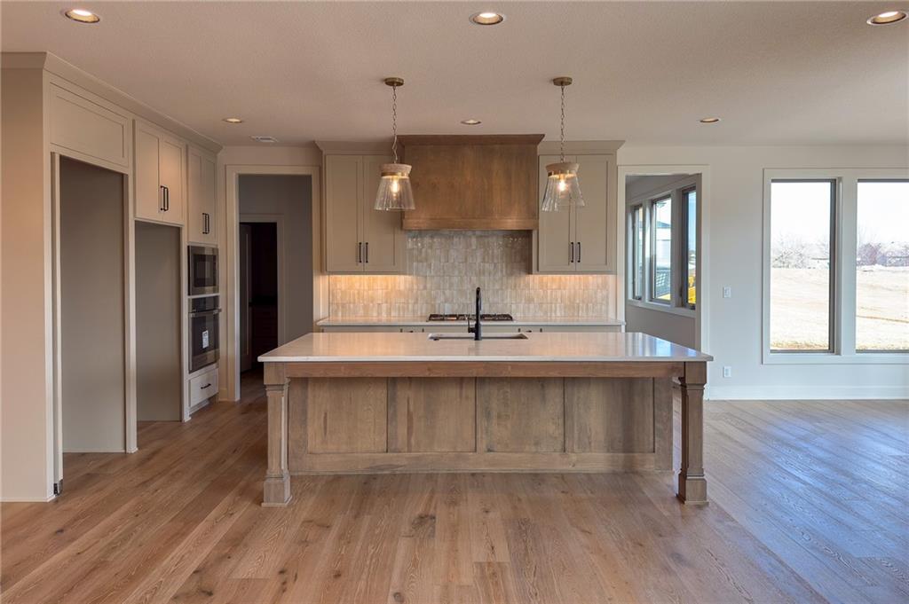 22017 West 99th Terrace Lenexa, KS 66220 - Photo 12 of 67