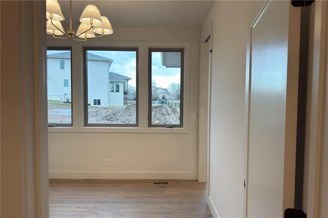 $914,482 | 22017 West 99th Terrace, Lenexa, KS 66220