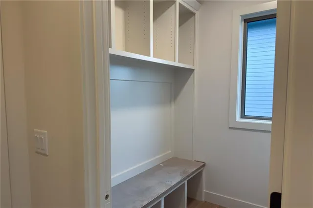 $914,482 | 22017 West 99th Terrace, Lenexa, KS 66220