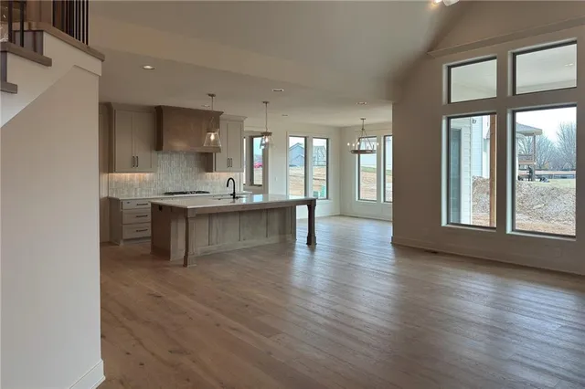 $899,950 | 22017 West 99th Terrace, Lenexa, KS 66220