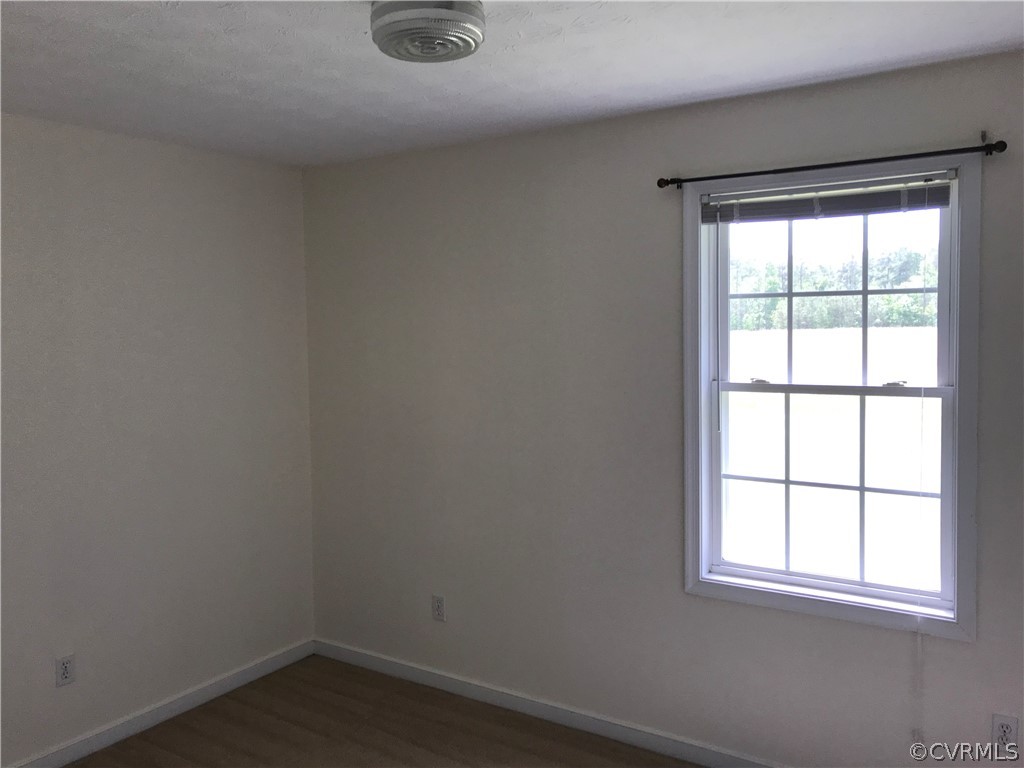 17481 Courtney Road Hanover, VA 23069 - Photo 9 of 11 Gallery Image 9
