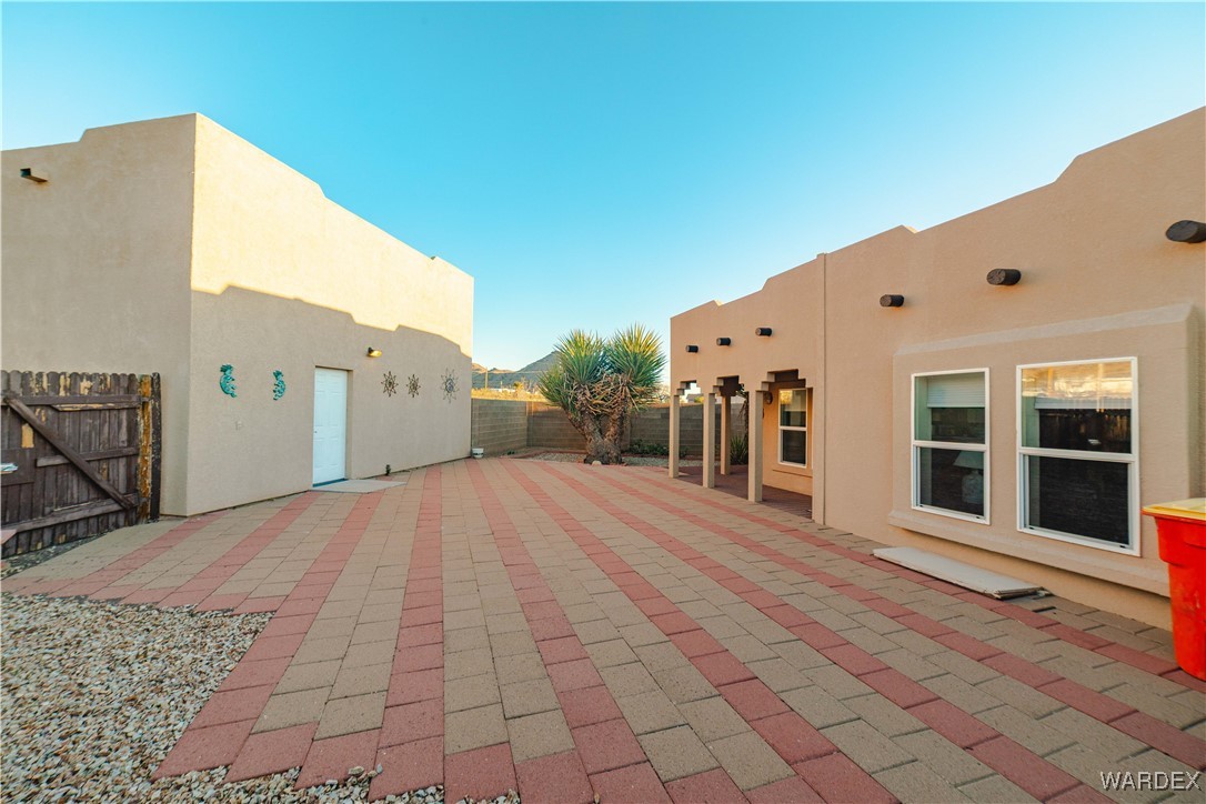 4655 Smoketree Road Golden Valley, AZ 86413 - Photo 1 of 46 Courtyard????????????????????????????????