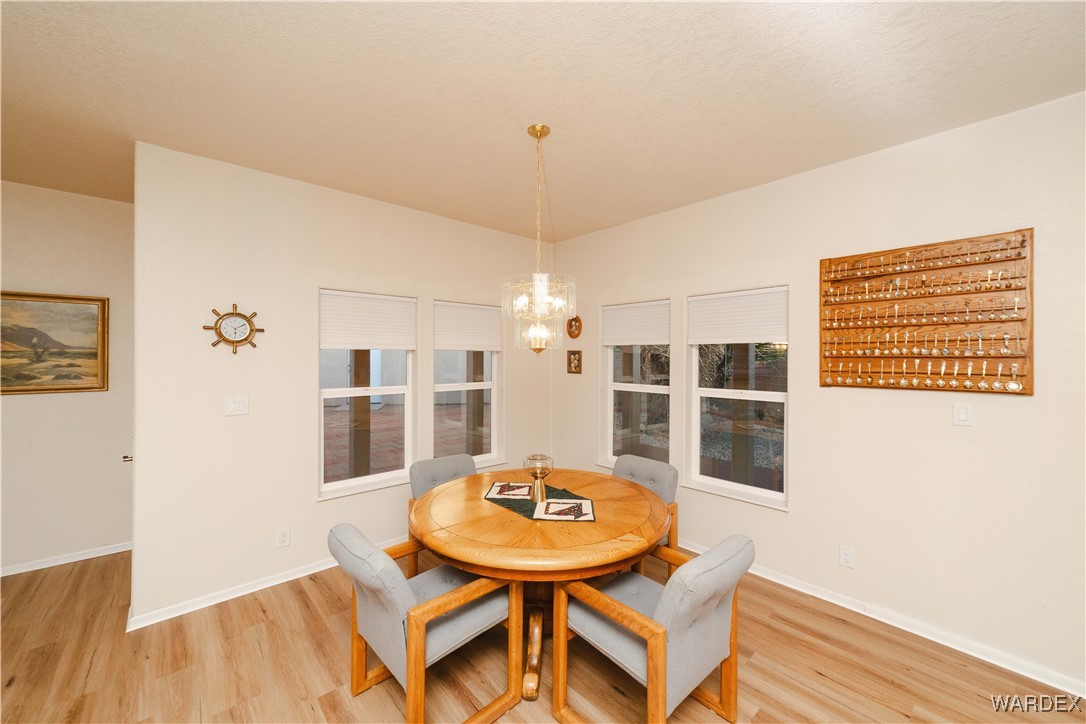 4655 Smoketree Road Golden Valley, AZ 86413 - Photo 17 of 46 Dining Area