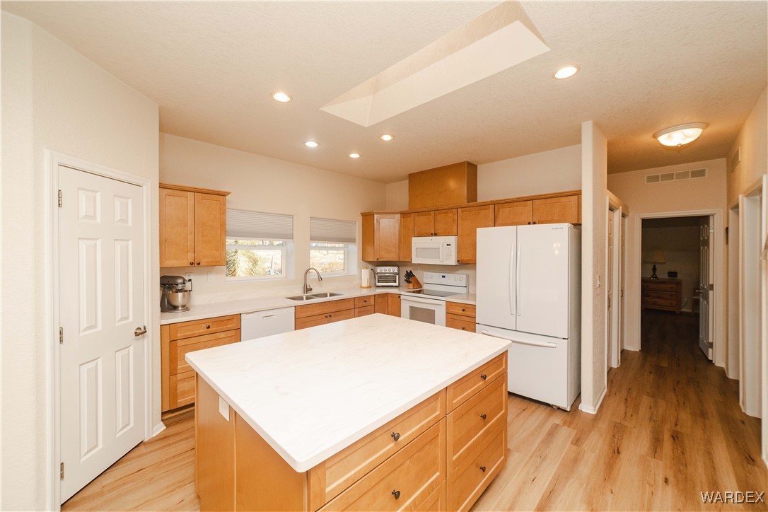 4655 Smoketree Road Golden Valley, AZ 86413 - Photo 18 of 46 Kitchen