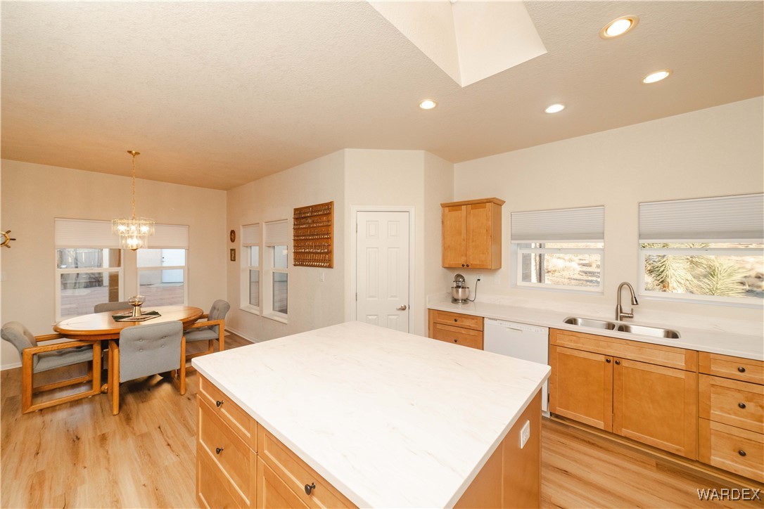 4655 Smoketree Road Golden Valley, AZ 86413 - Photo 19 of 46 Kitchen