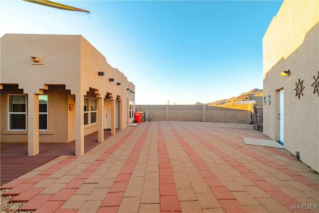 4655 Smoketree Road Golden Valley, AZ 86413 - Photo 7 of 46 Courtyard
