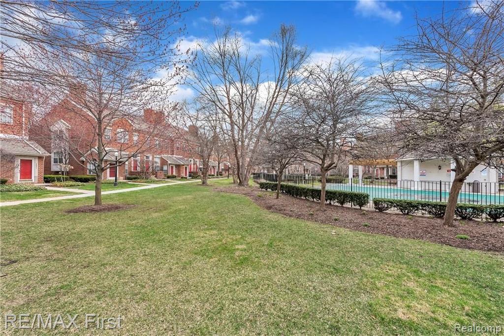 1541 Chesapeake Road Royal Oak, MI 48067 - Photo 25 of 32