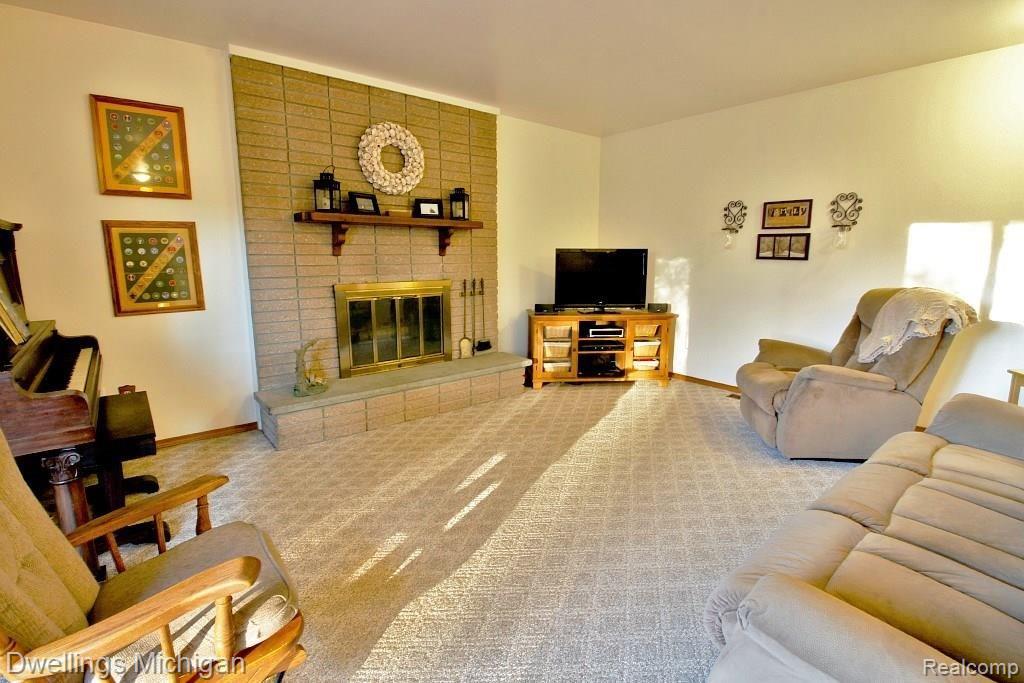 384 Buckingham Road Canton, MI 48188 - Photo 9 of 39