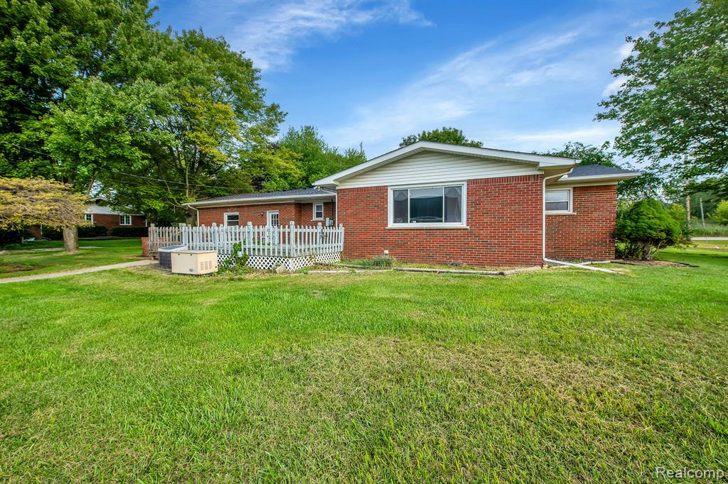 185 Oakville Waltz Road Carleton, MI 48117 - Photo 26 of 33 Gallery Image 26