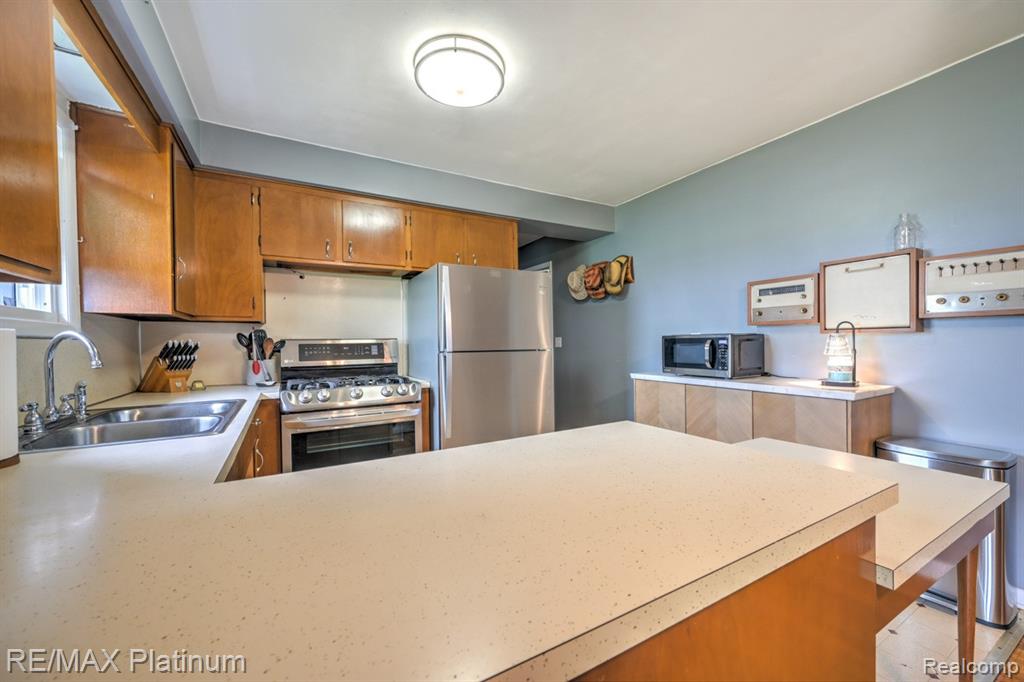 5462 Cook Road Swartz Creek, MI 48473 - Photo 9 of 39