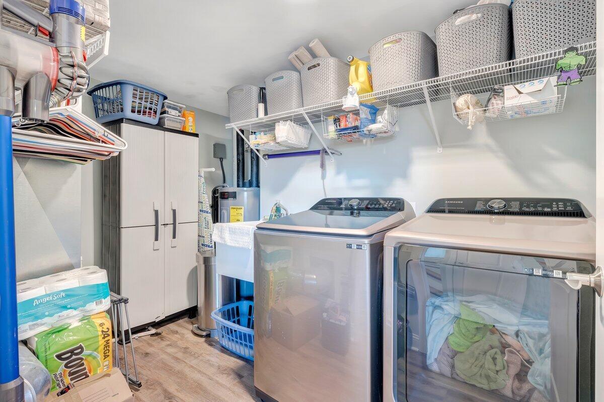 1685 Mountain View Road Vinton, VA 24179 - Photo 29 of 43 a kitchen with stainless steel appliances granite countertop a stove and a refrigerator