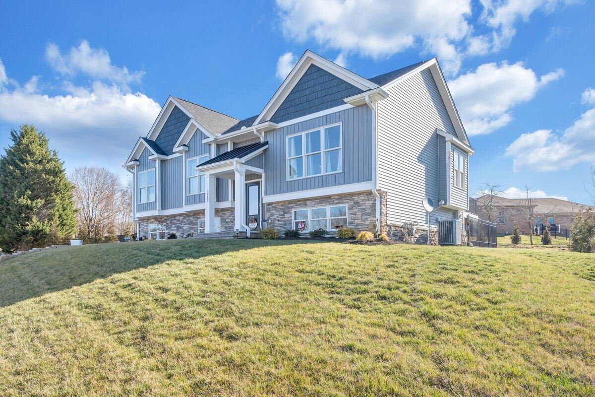 1685 Mountain View Road Vinton, VA 24179 - Photo 3 of 43 a house view with swimming pool in front of it